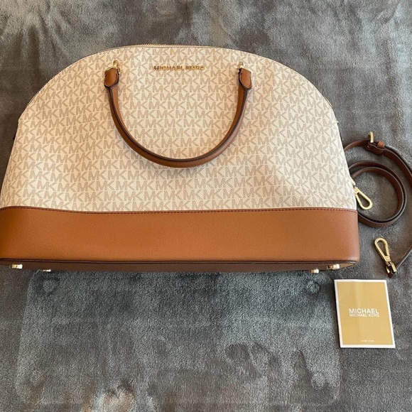 Large Michael Kors Handbag NEVER USED *MINT CONDITION* - Picture 1 of 8